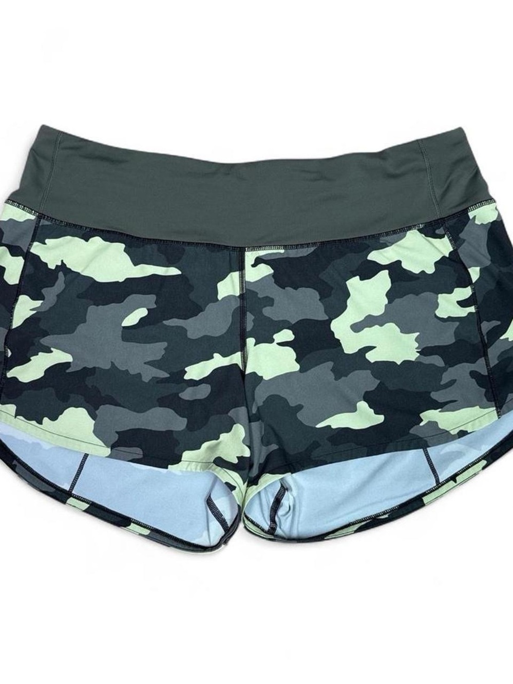 Lululemon size 10 Speed Up Shorts in camo